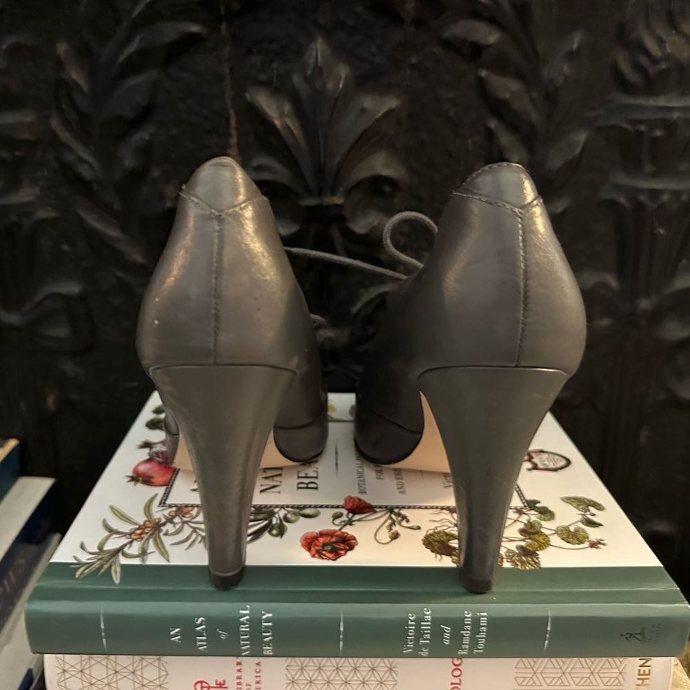 Made by Elves high heeled laced shoe - Picture 2 of 7